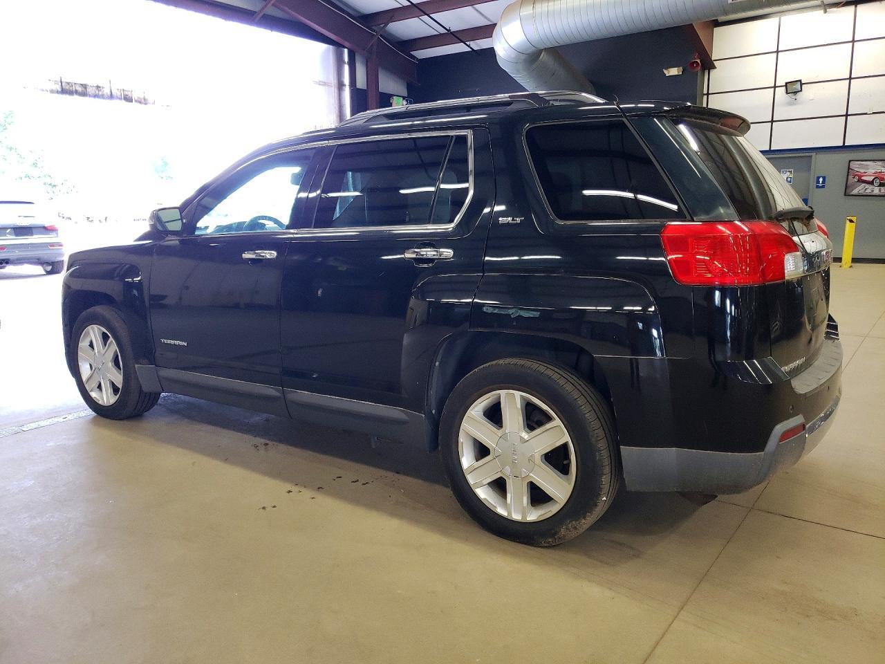 2010 GMC Terrain Slt - Image 2