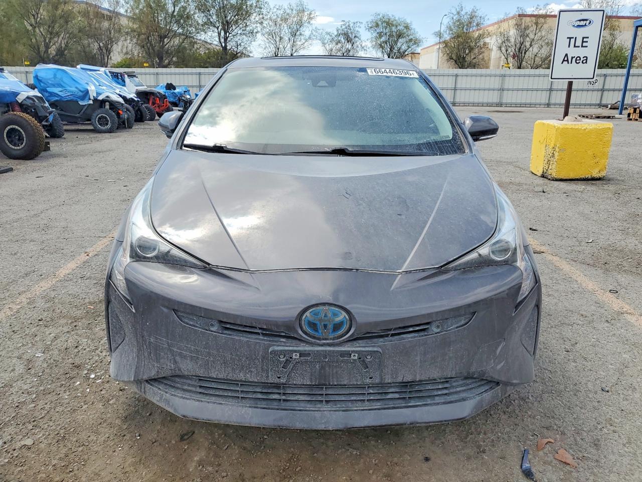 2016 Toyota Prius - Image 5