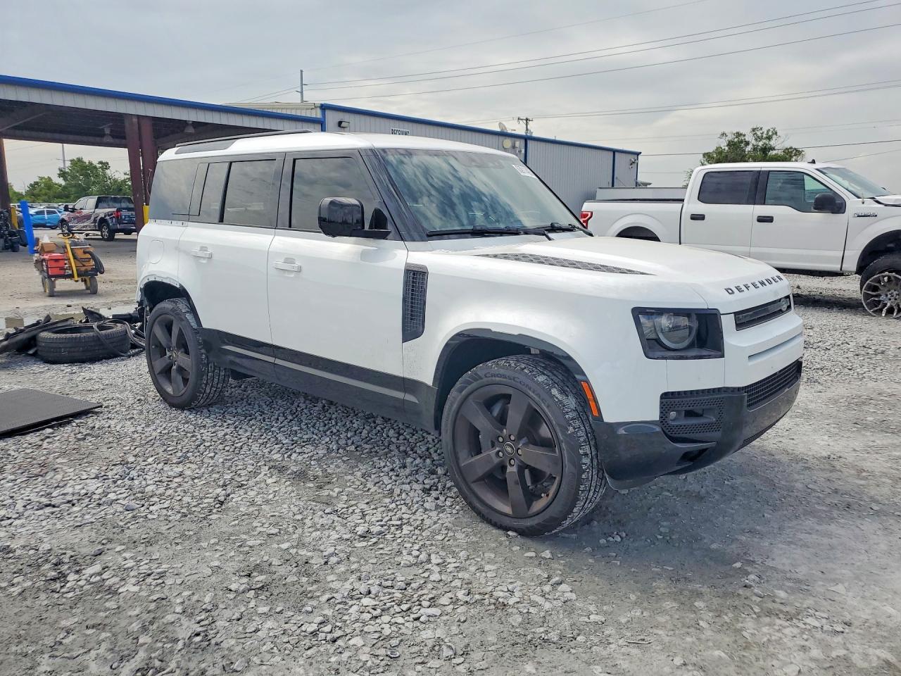 2025 Land Rover Defender 110 X-Dynamic Se - Image 4