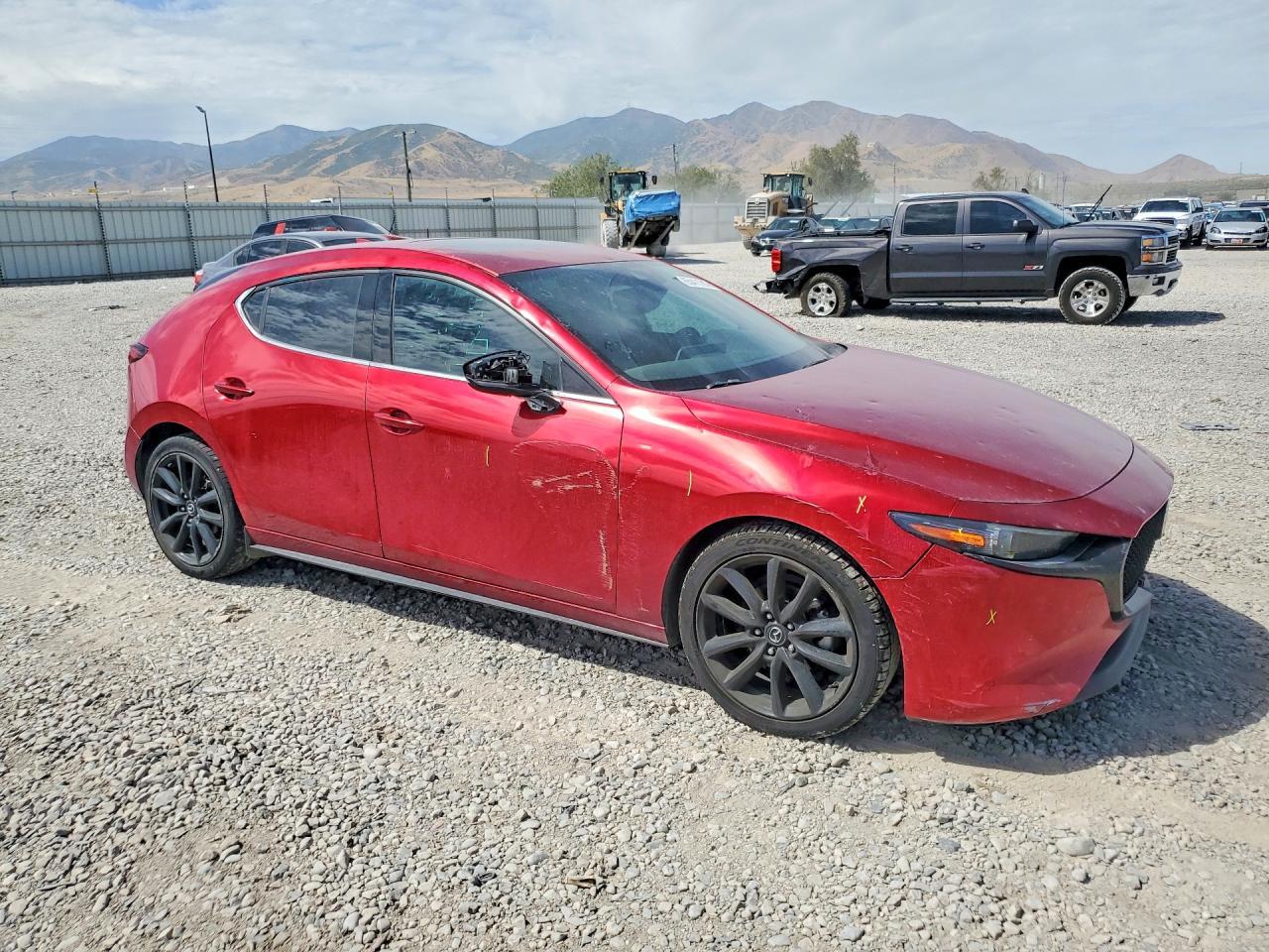 2019 Mazda 3 Premium - Фото 4