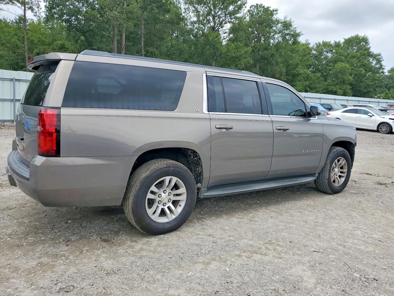 2017 Chevrolet Suburban C1500 Lt - Фото 3