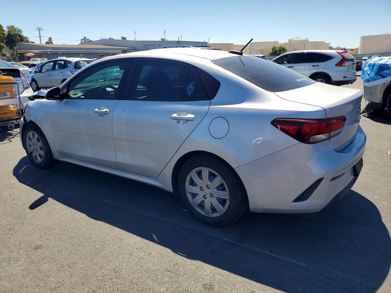 2021 Kia Rio S - Фото 2