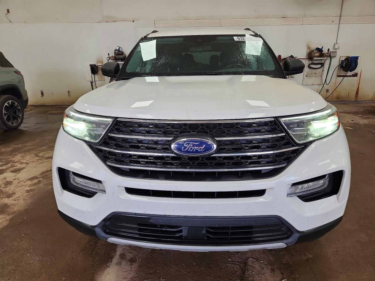 2022 Ford Explorer Xlt - Фото 5