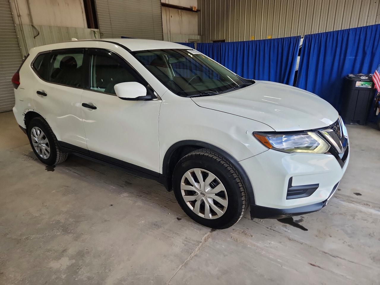 2017 Nissan Rogue S - Image 4