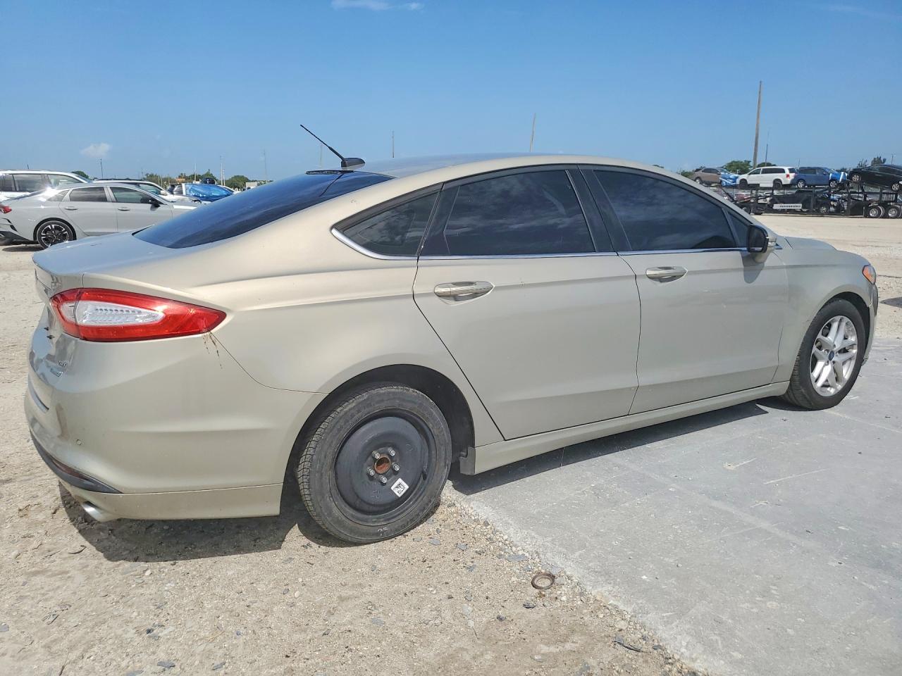 2015 Ford Fusion Se - Фото 3