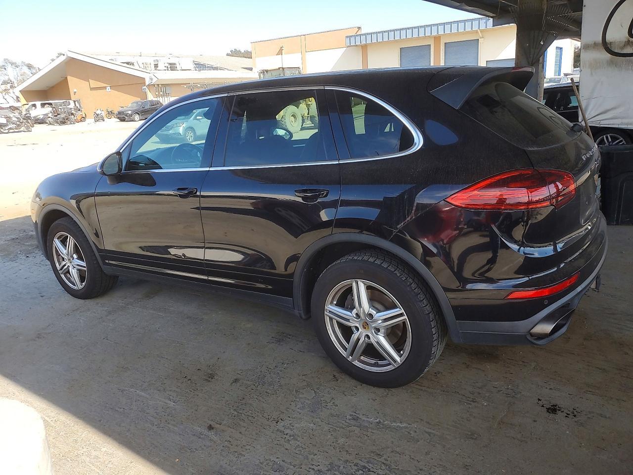 2016 Porsche Cayenne - Image 2