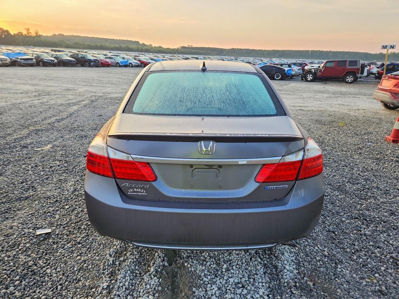 2015 Honda Accord Hybrid Exl - Image 6