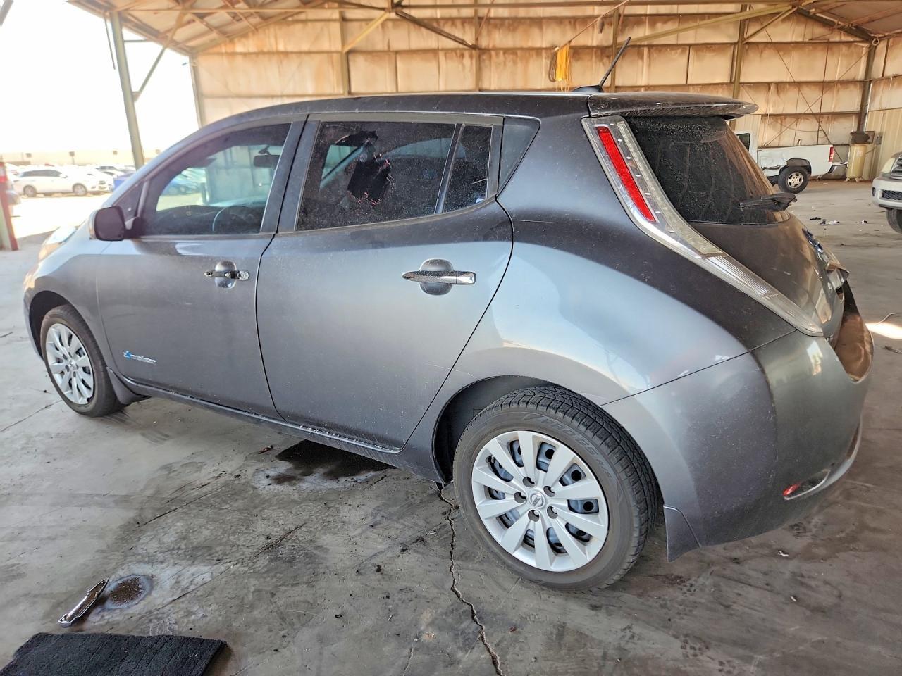2015 Nissan Leaf S - Фото 2
