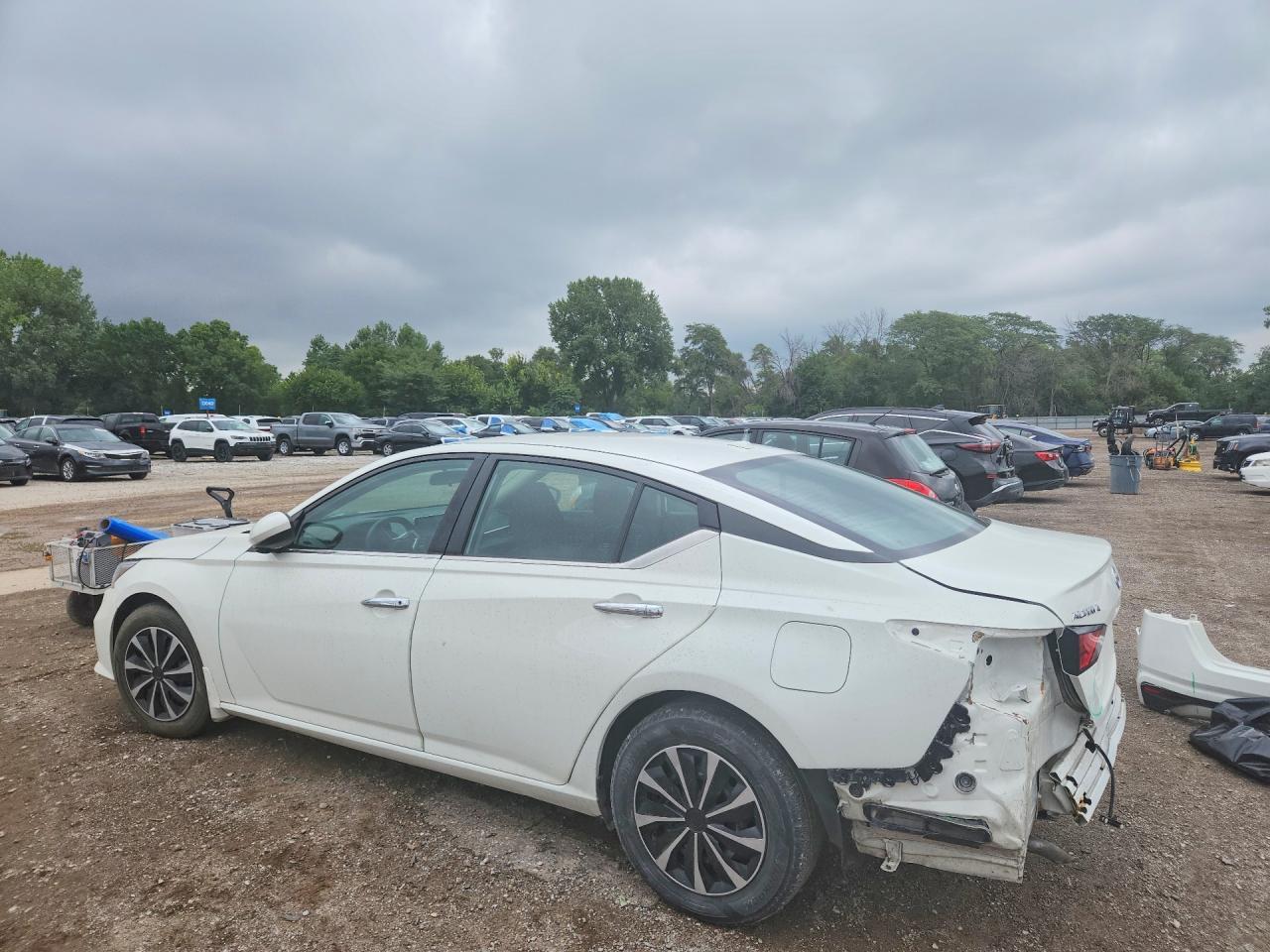 2019 Nissan Altima S - Image 2