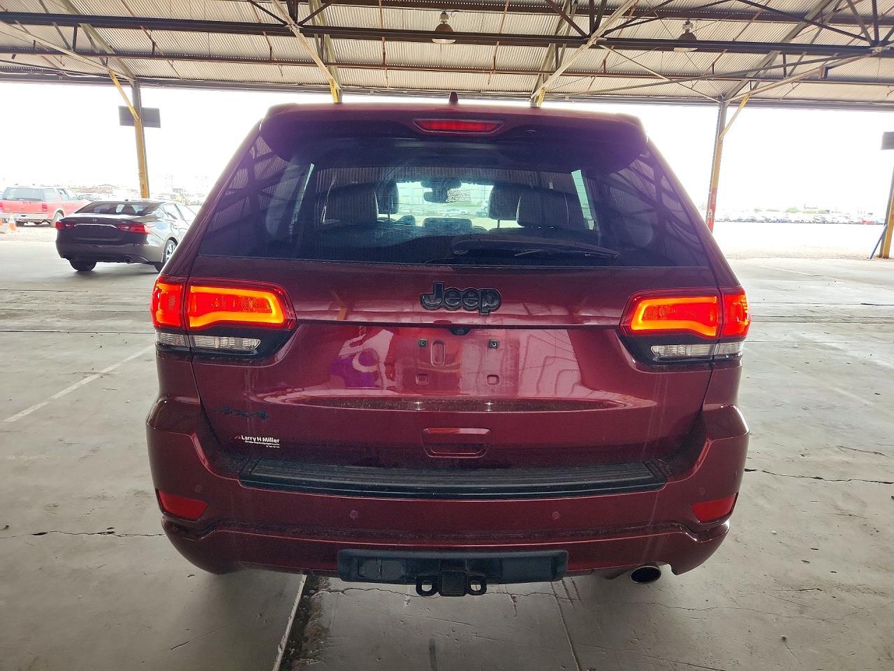 2018 Jeep Grand Cherokee Laredo - Image 6