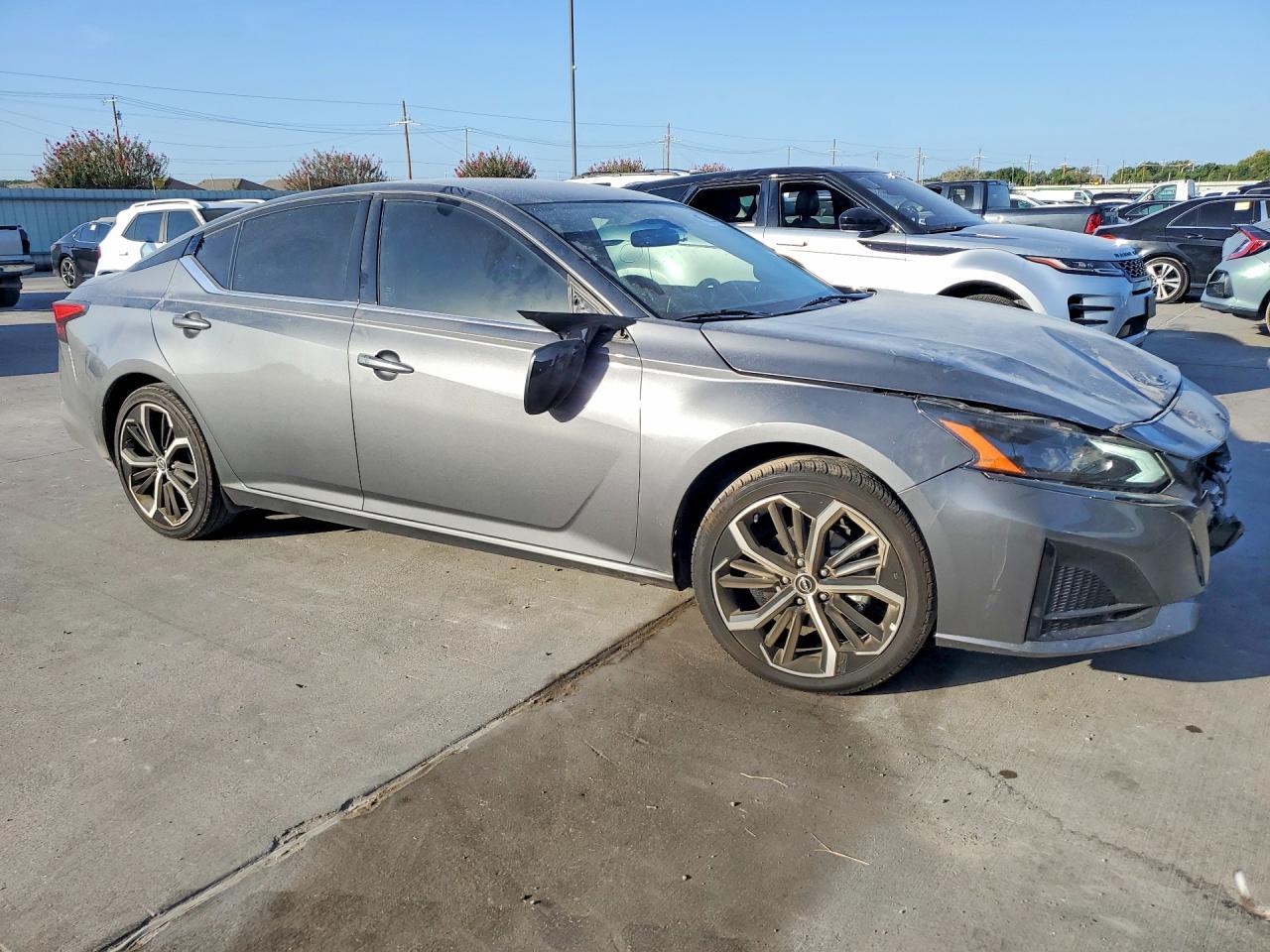2025 Nissan Altima Sr - Image 4