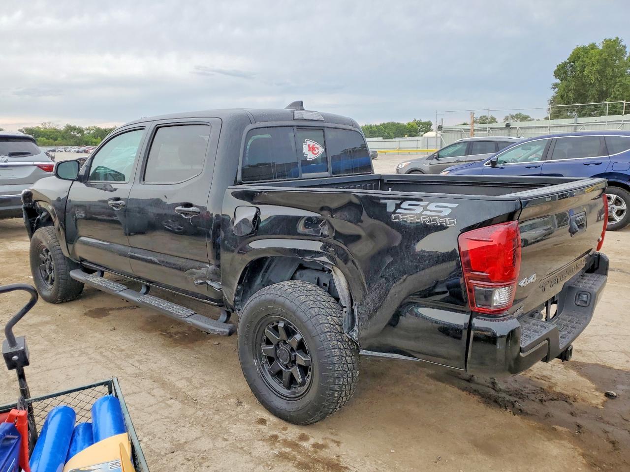 2023 Toyota Tacoma Sr V6 - Image 2