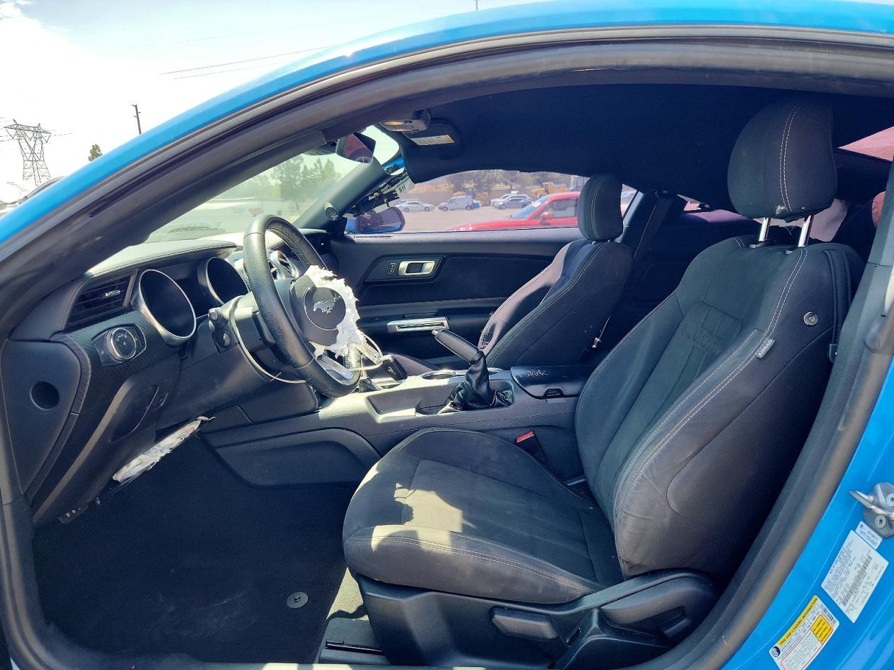 2022 Ford Mustang - Фото 7