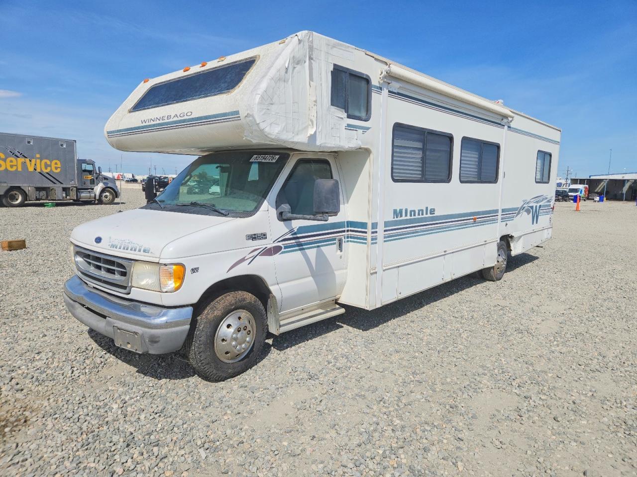 2001 Winnebago Minnie Rv - Image 2