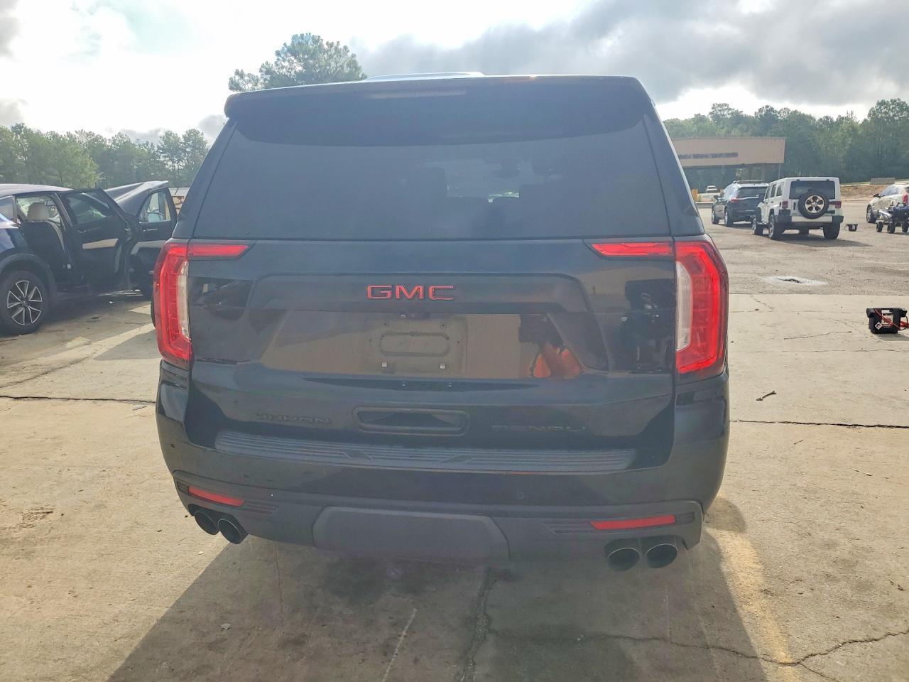 2021 GMC Yukon Denali - Фото 6