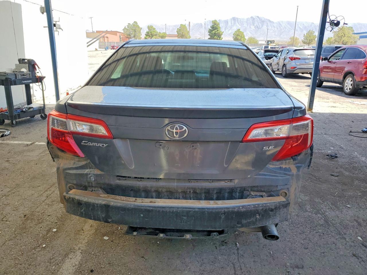 2012 Toyota Camry Se - Image 6