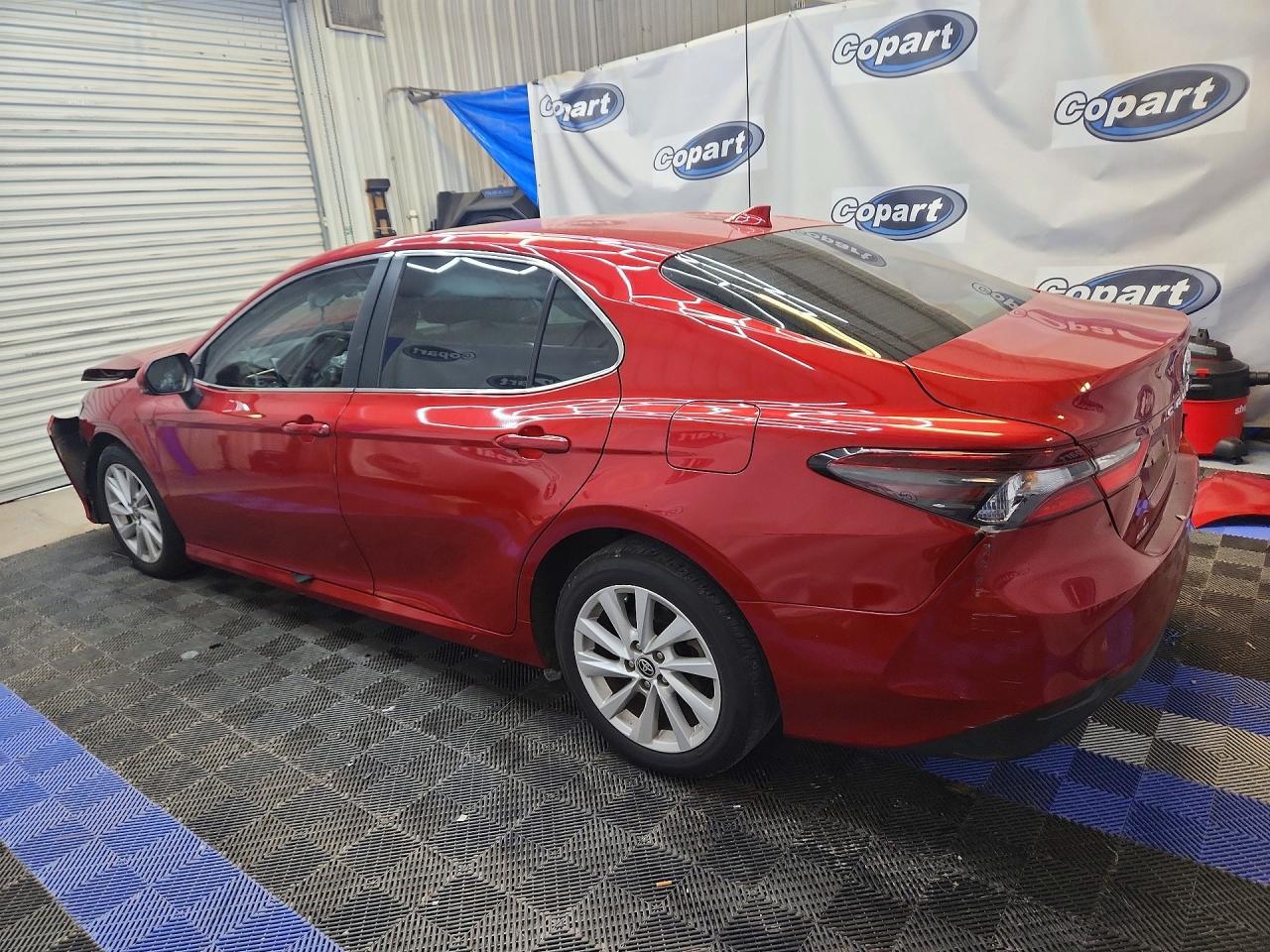 2024 Toyota Camry Le - Фото 2