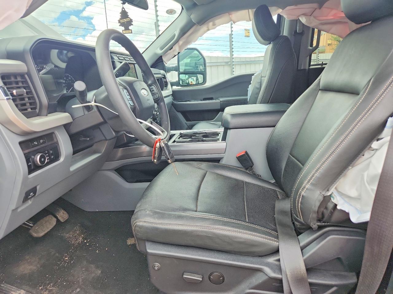 2024 Ford F350 Super Duty - Image 7