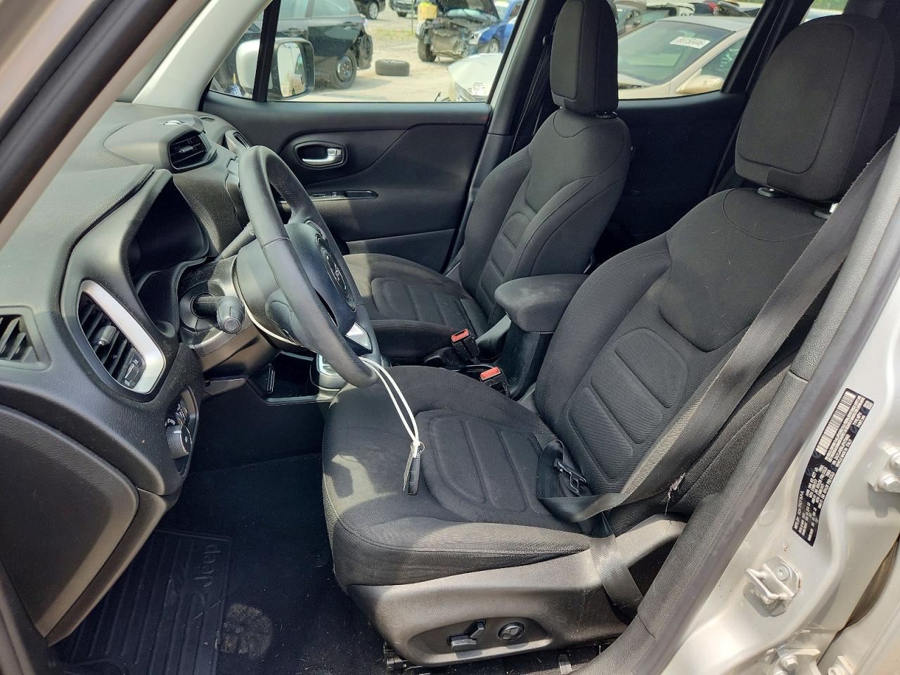 2018 Jeep Renegade Latitude - Image 7