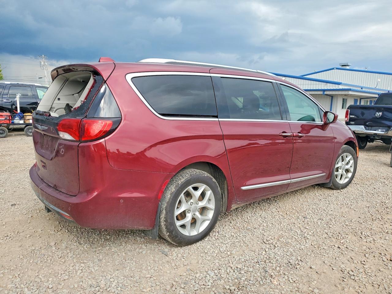 2017 Chrysler Pacifica Touring L Plus - Image 3