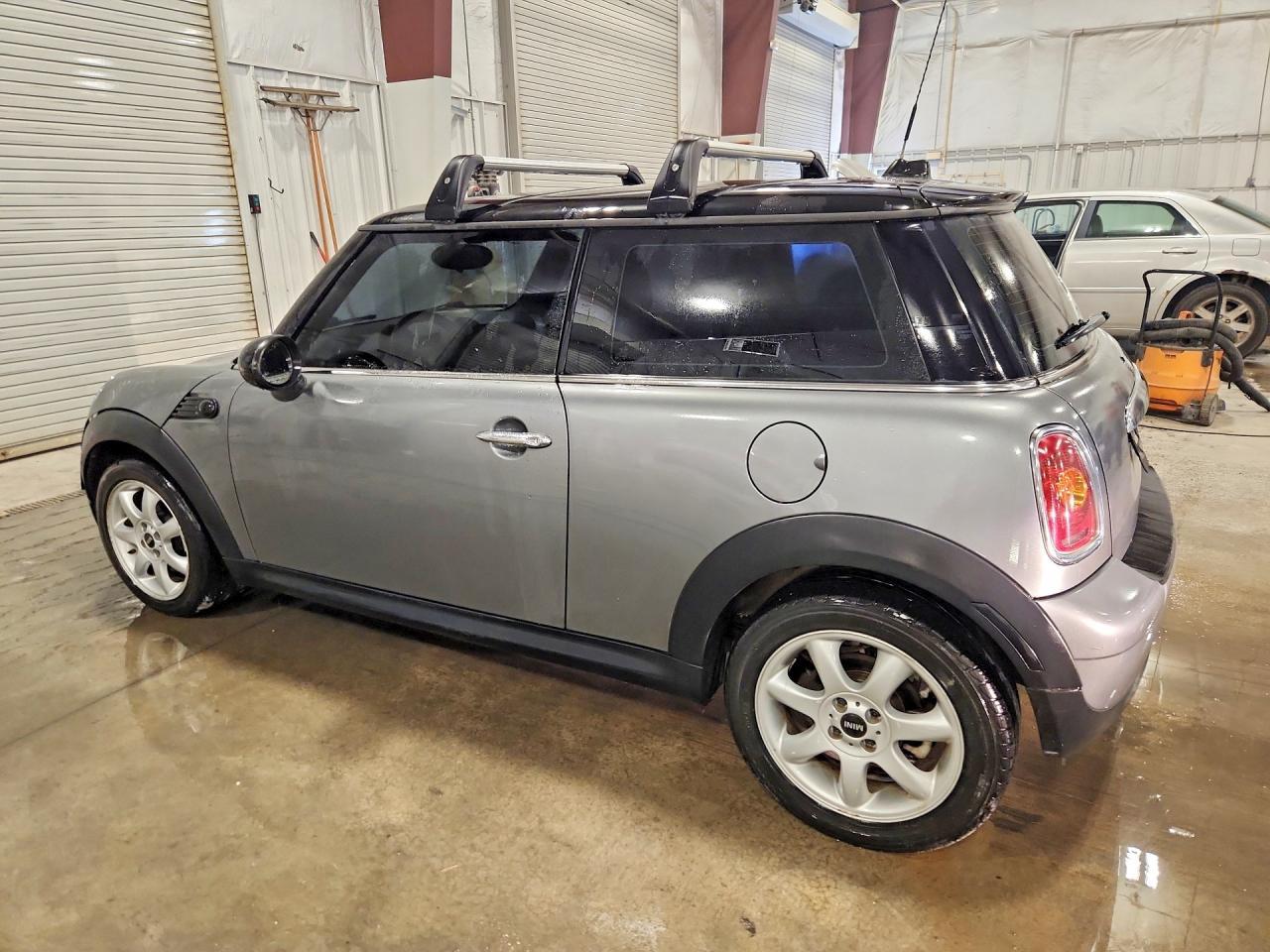 2010 Mini Cooper - Фото 2