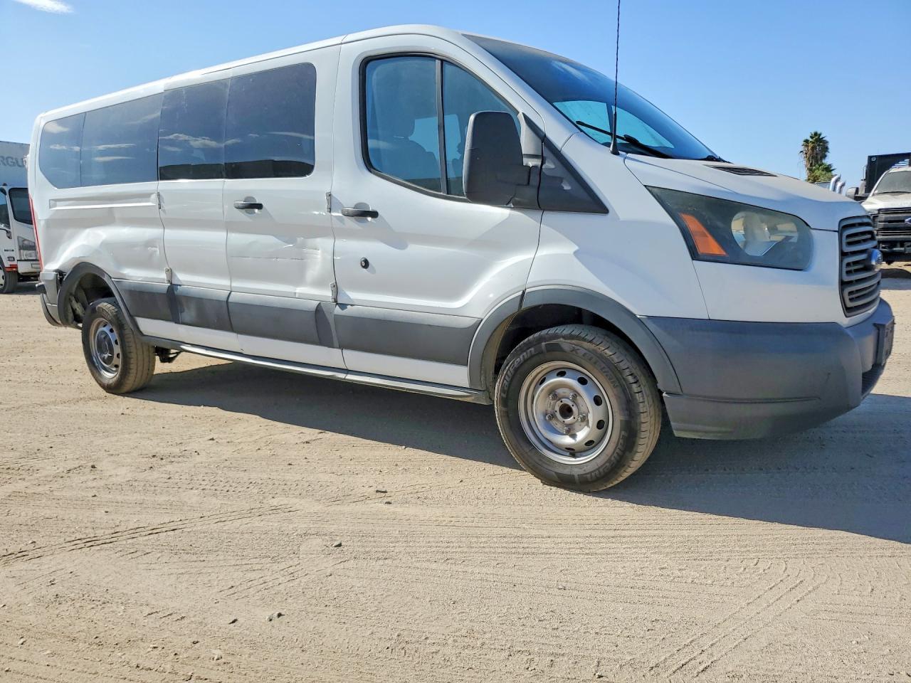 2015 Ford Transit T-350 - Фото 4