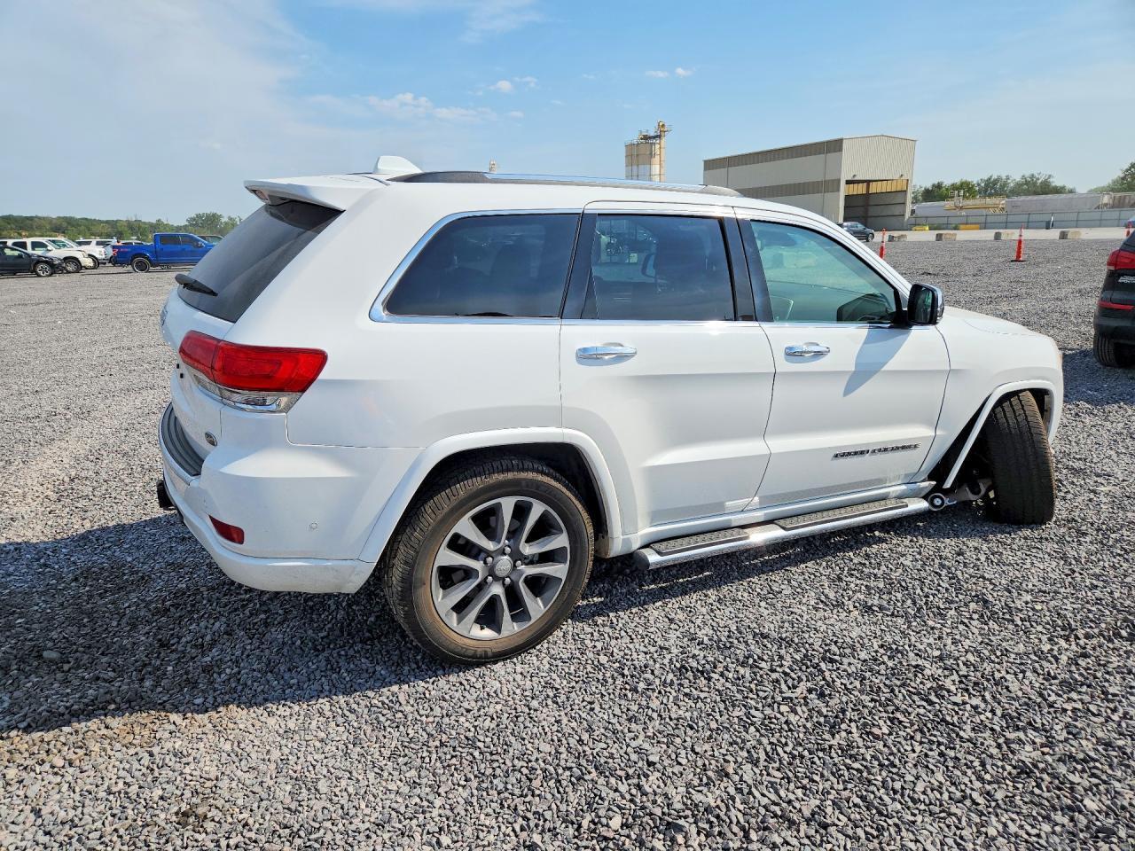 2017 Jeep Grand Cherokee Overland - Фото 3