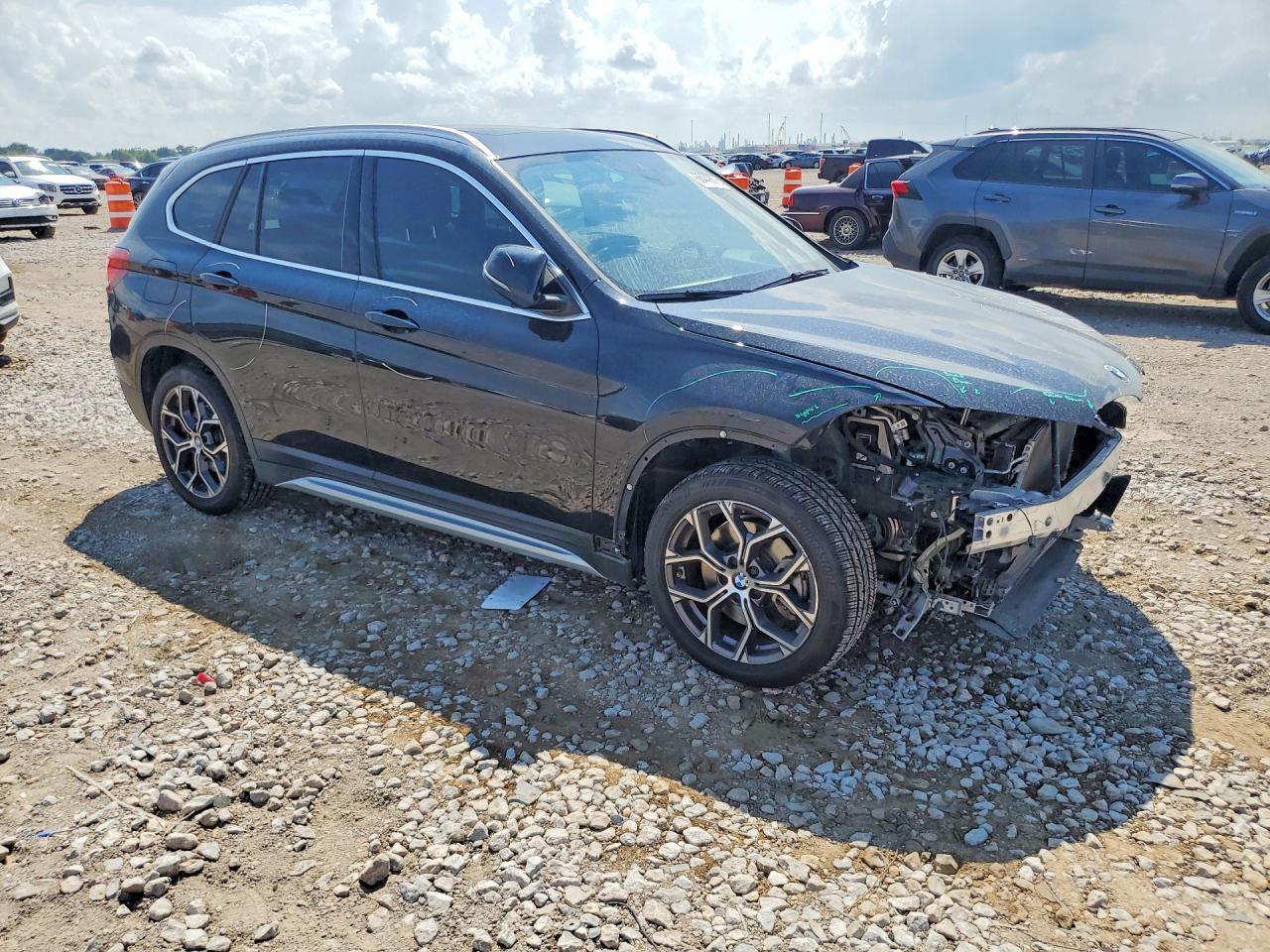 2020 BMW X1 xDrive28I - Image 4