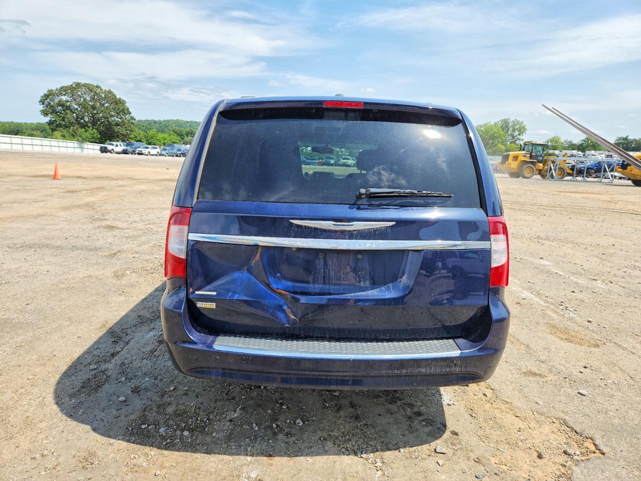 2014 Chrysler Town & Country Touring - Фото 6