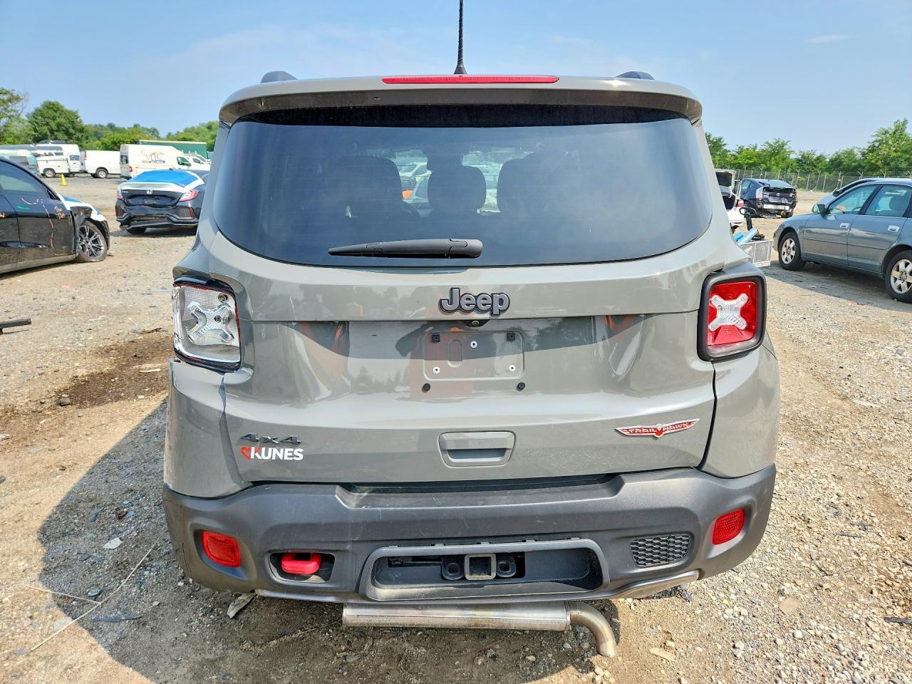 2022 Jeep Renegade Trailhawk - Image 6
