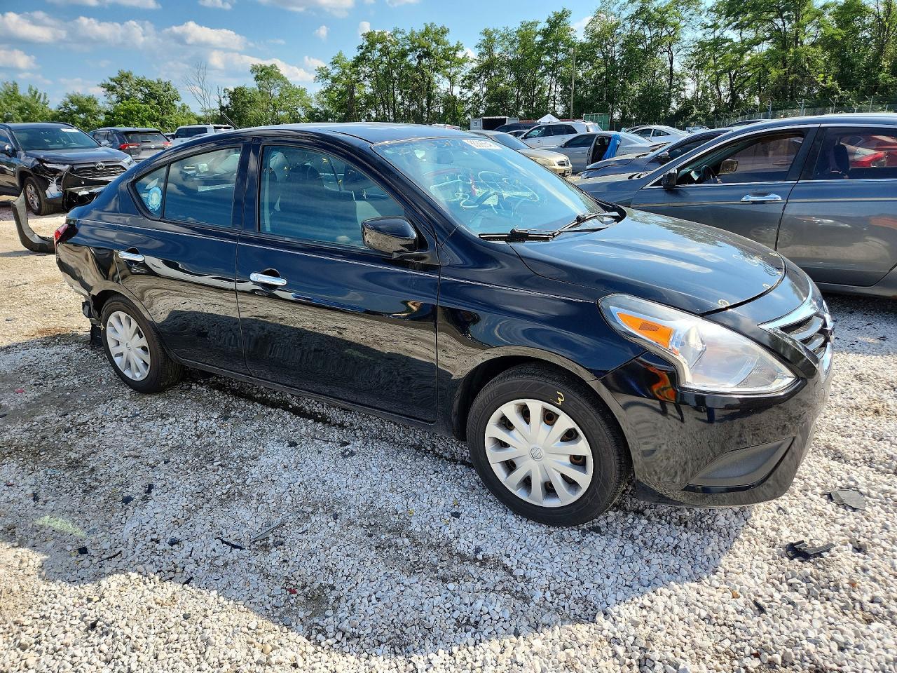 2019 Nissan Versa Sv - Image 4