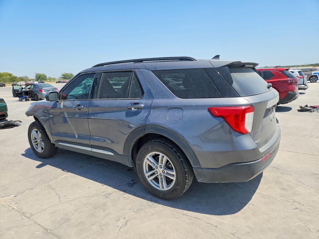 2021 Ford Explorer Xlt - Image 2