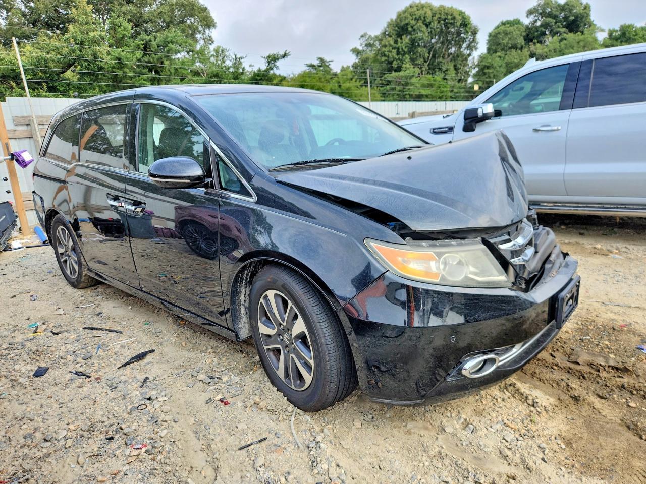 2015 Honda Odyssey Touring - Image 4