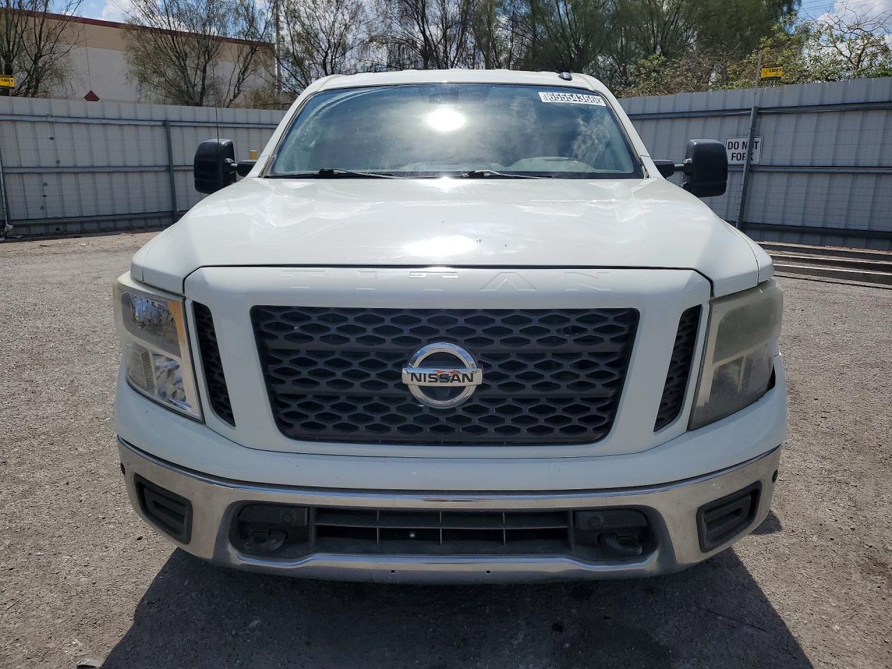 2019 Nissan Titan Sv - Image 5