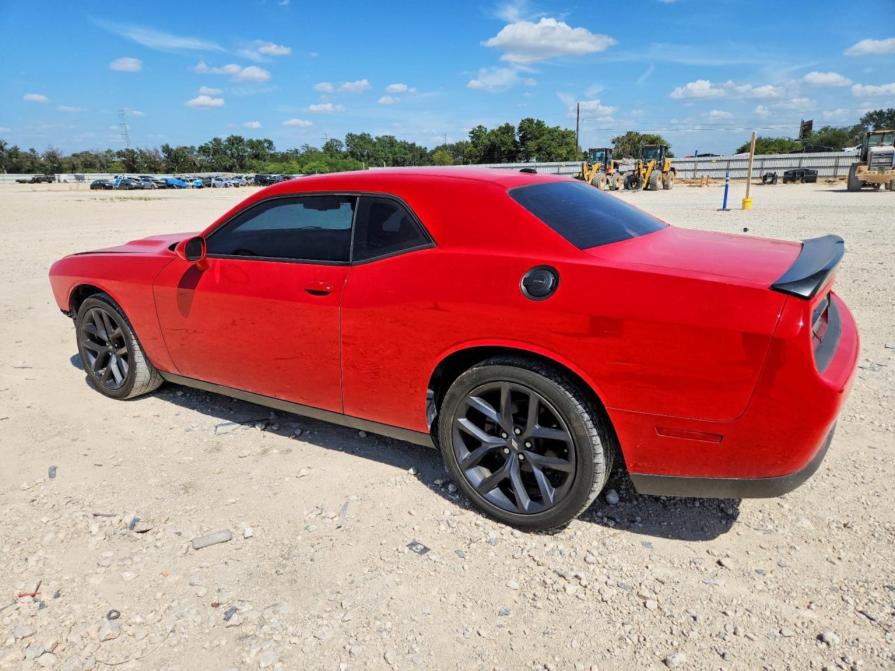 2023 Dodge Challenger Sxt - Фото 2