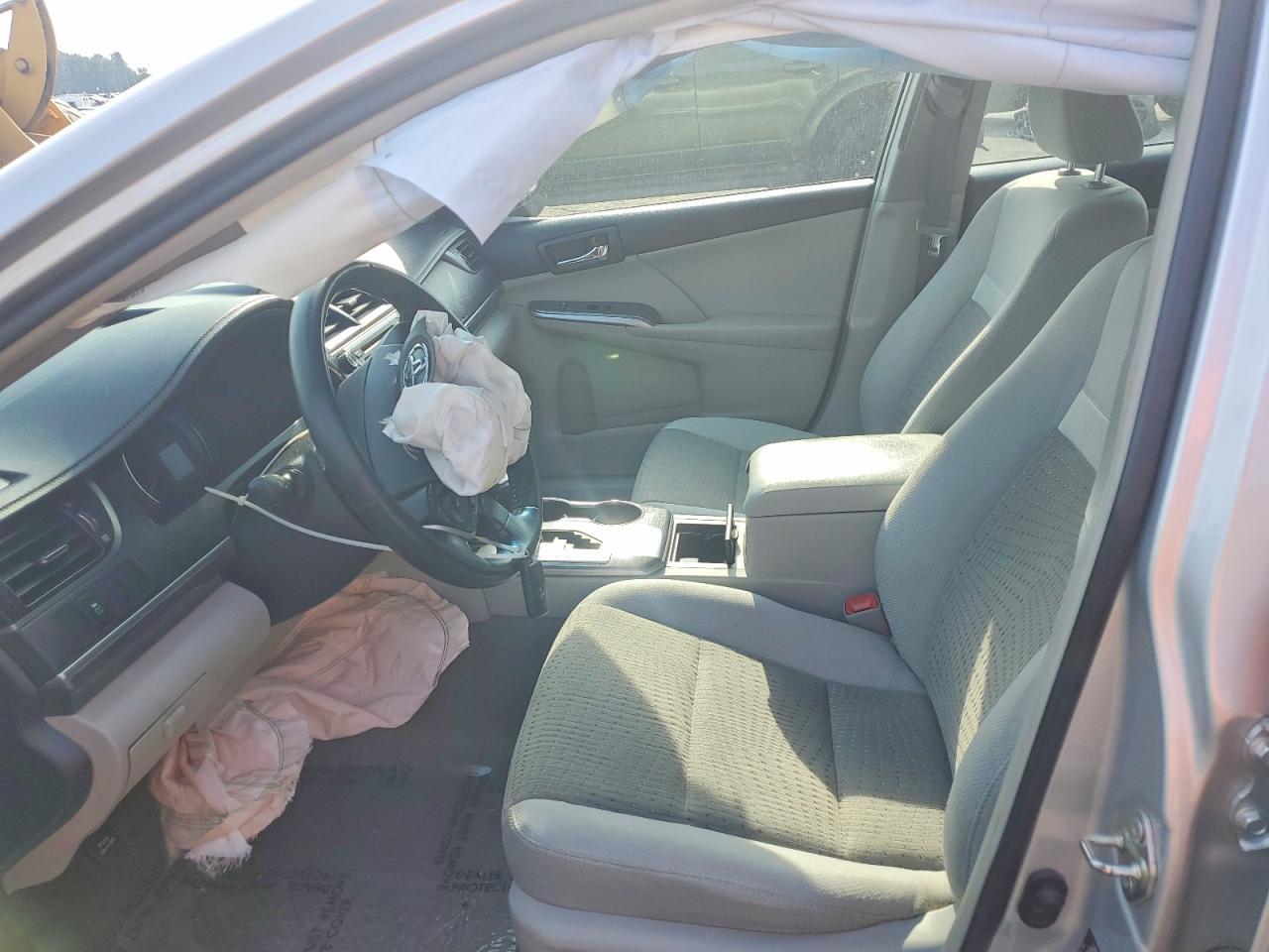 2014 Toyota Camry Hybrid Xle - Image 7