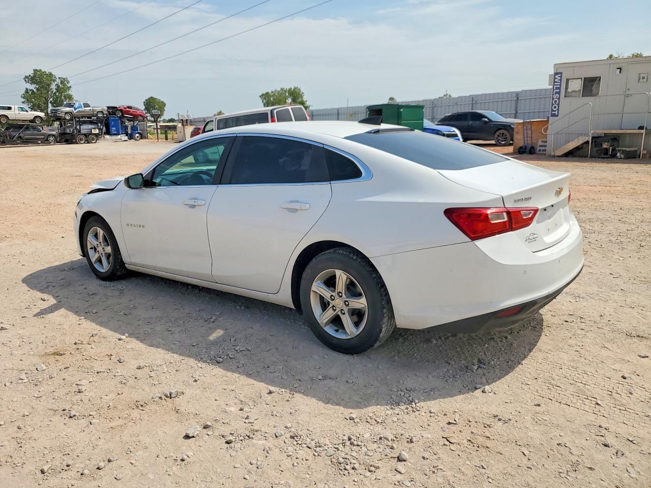 2020 Chevrolet Malibu Ls - Фото 2