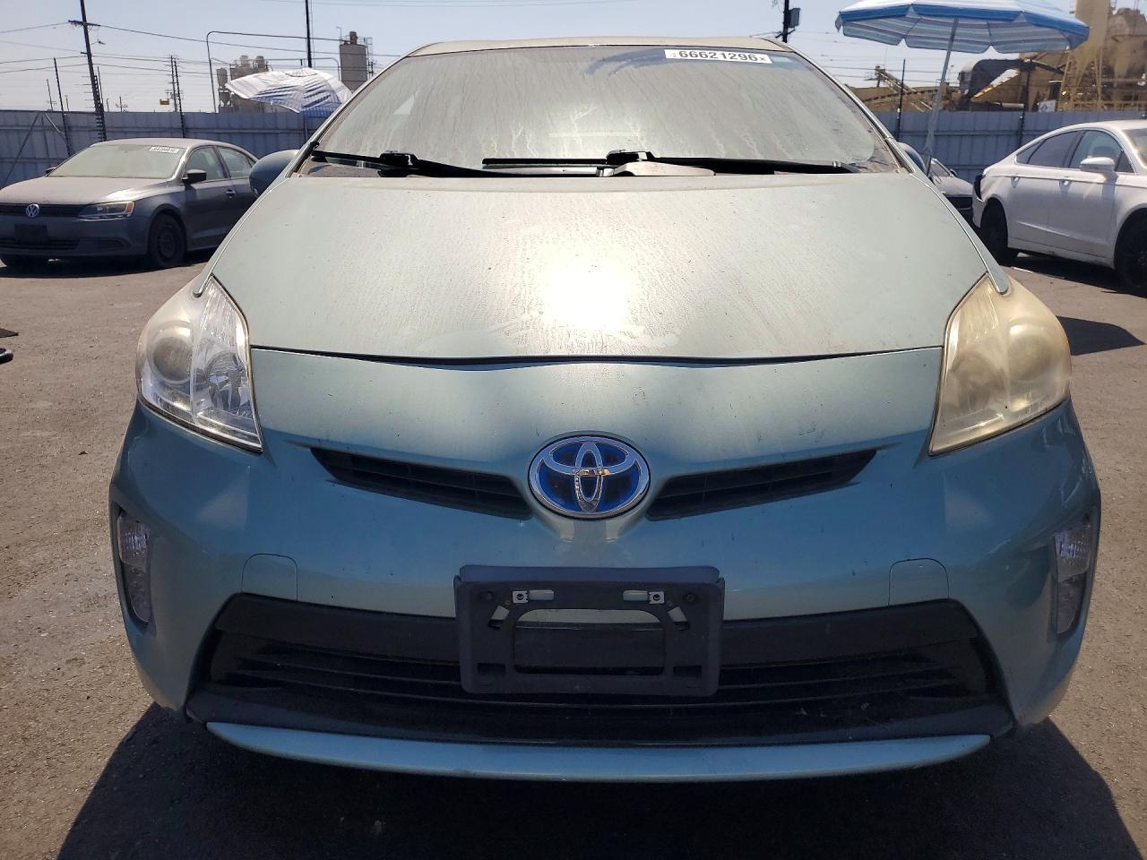 2012 Toyota Prius Three - Image 5