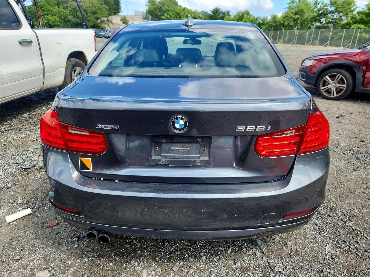 2013 BMW 328 Xi Sulev - Image 6