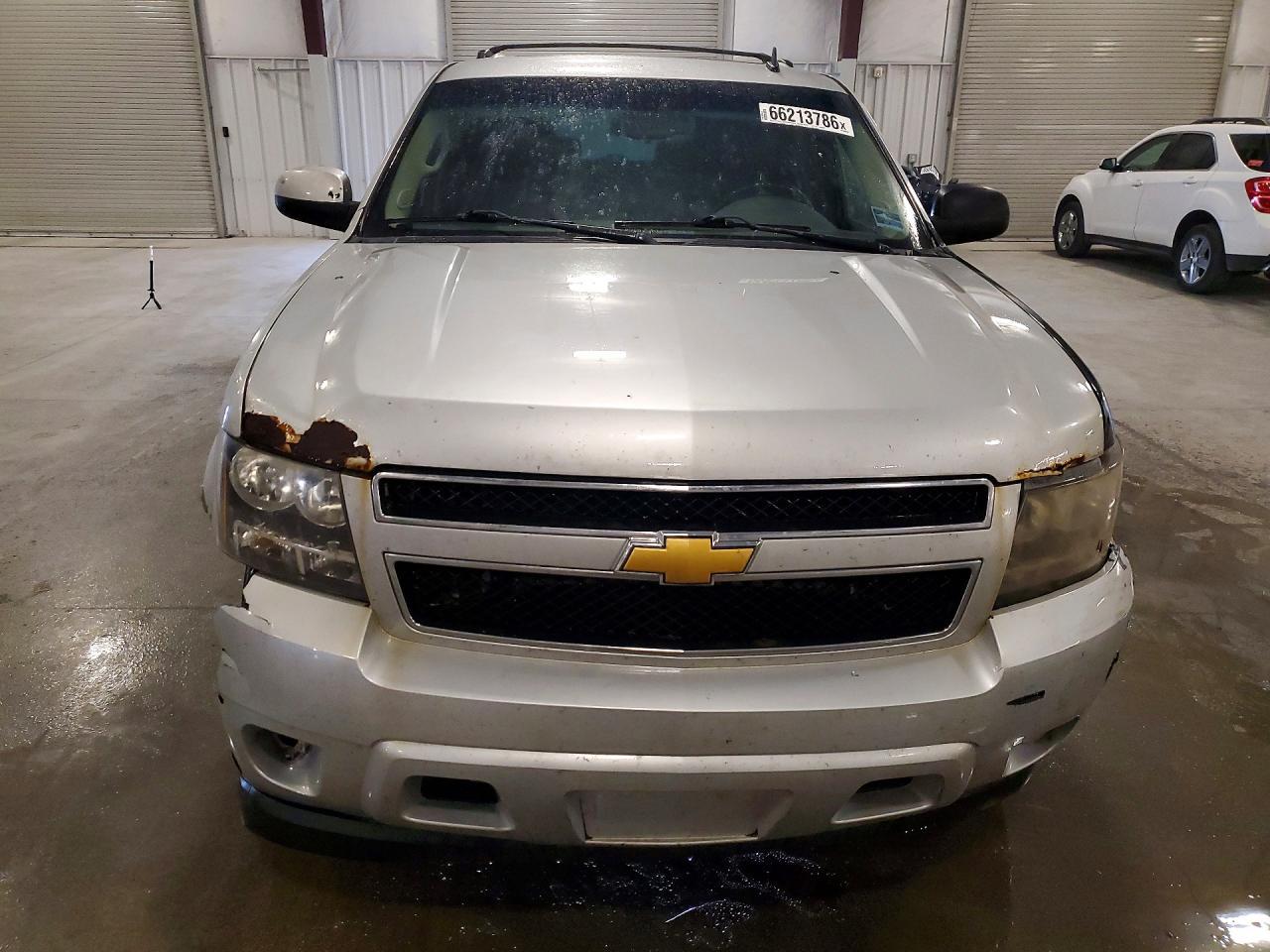 2011 Chevrolet Suburban K1500 Lt - Image 5