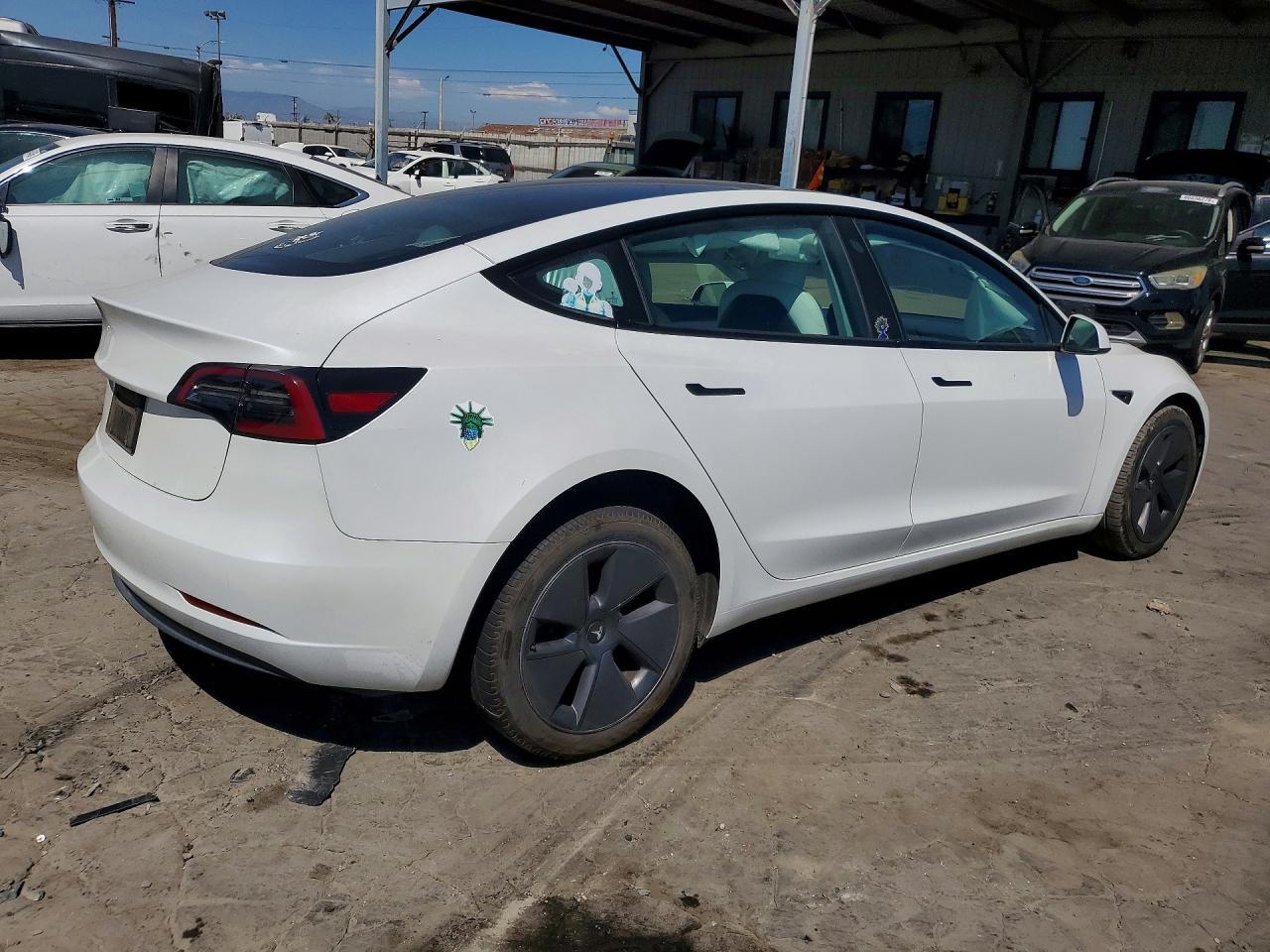 2023 Tesla Model 3 - Image 3
