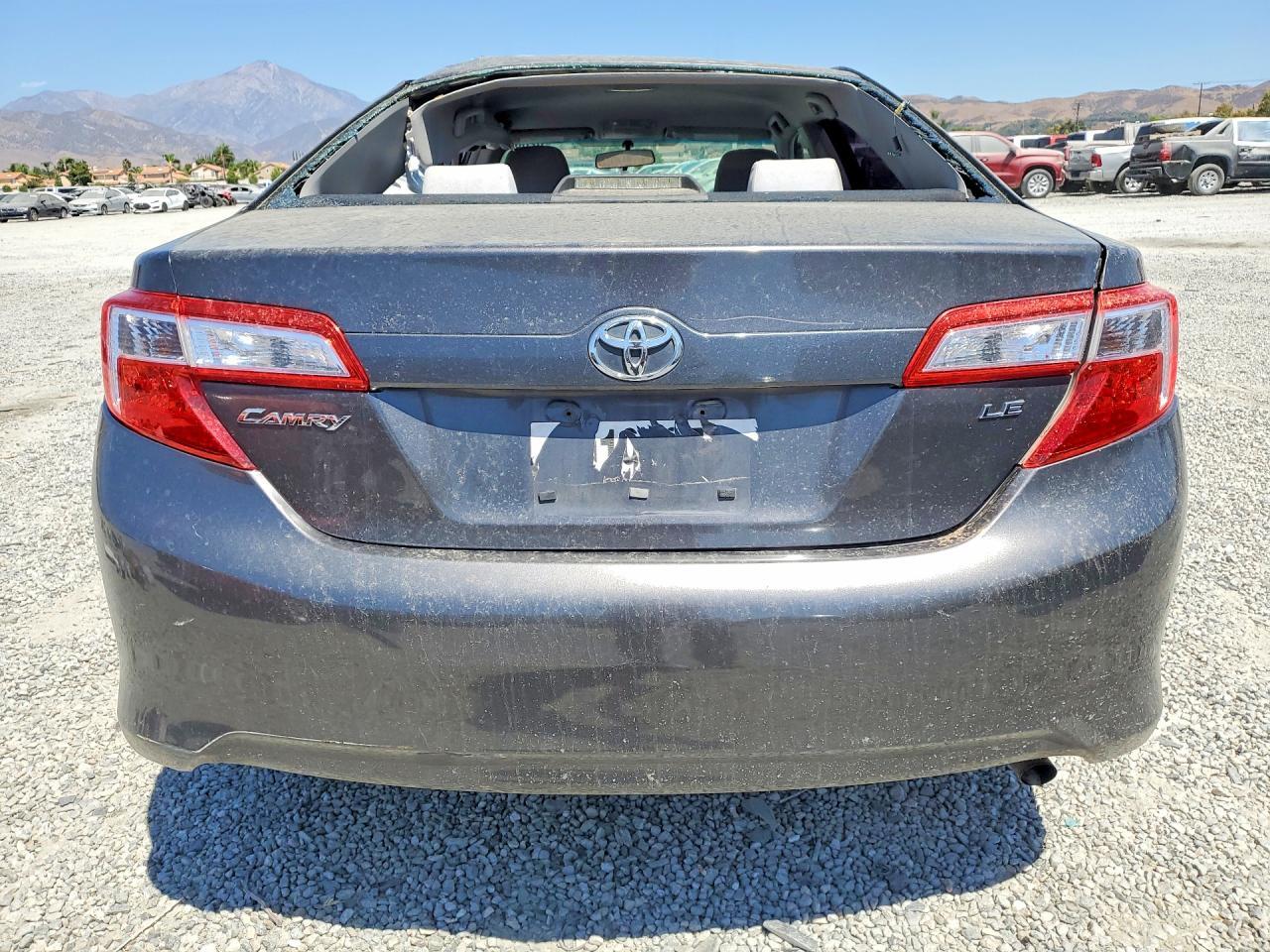 2012 Toyota Camry Le - Фото 6