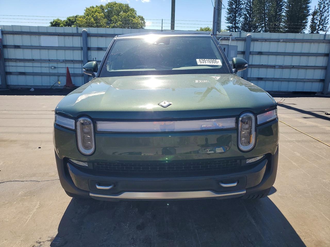 2024 Rivian R1S Adventure - Фото 5