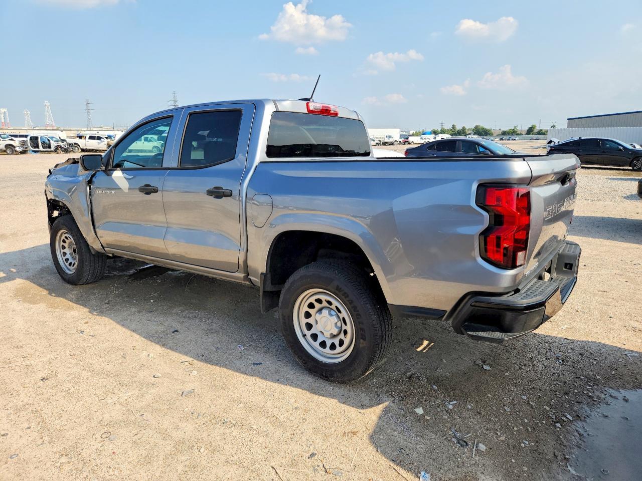 2024 Chevrolet Colorado - Фото 2