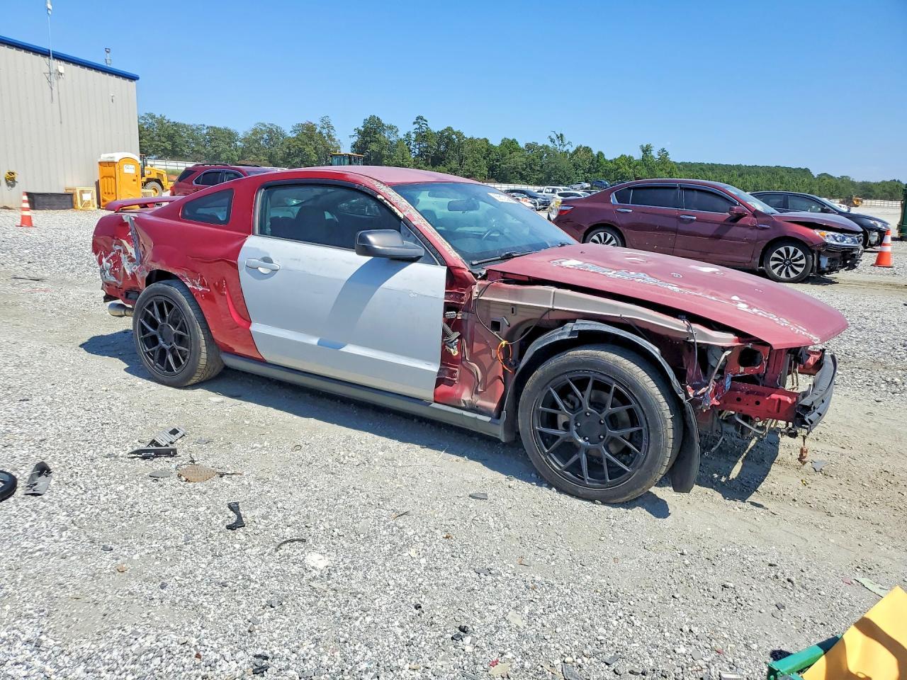 2005 Ford Mustang - Image 4