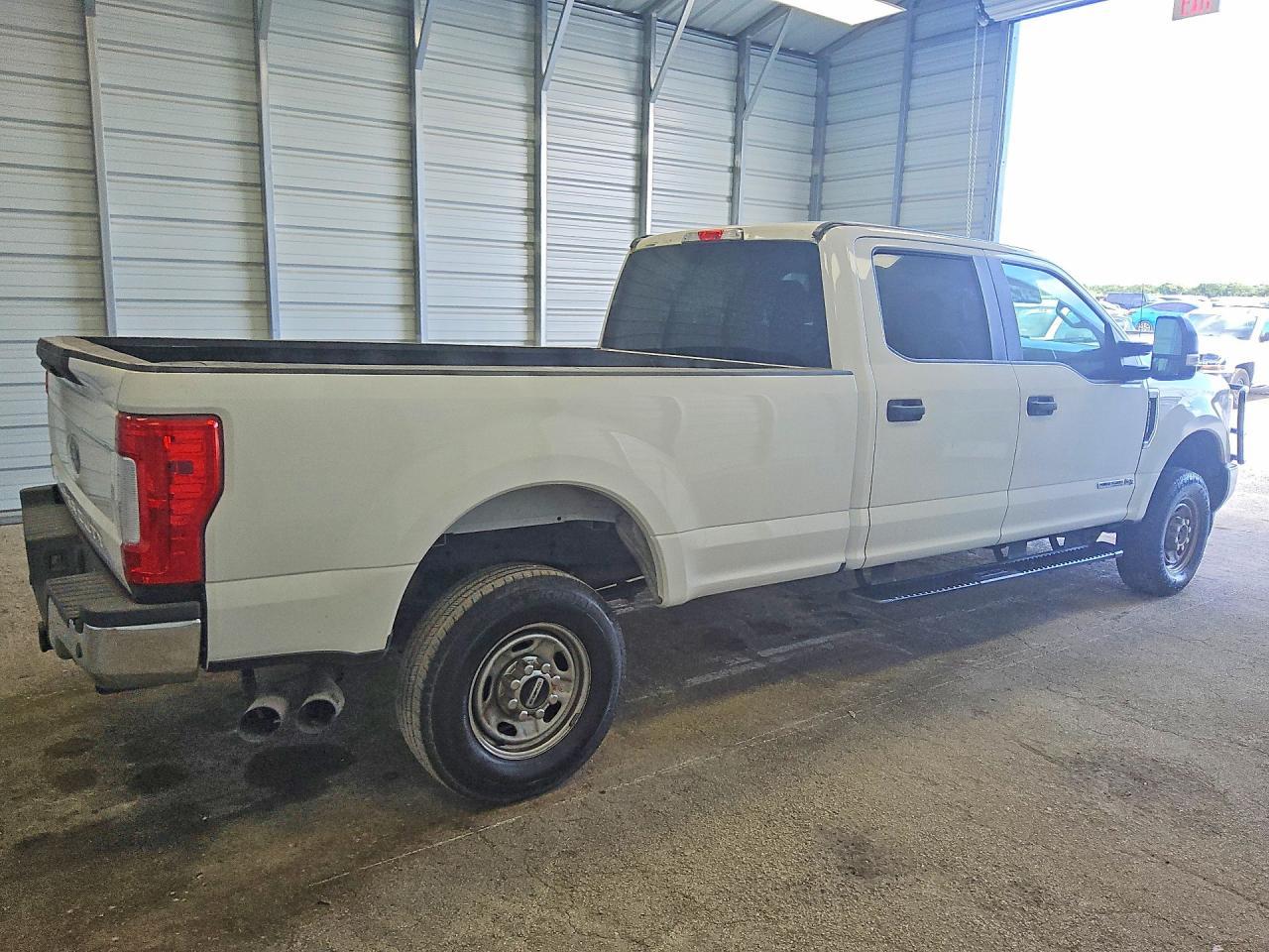 2019 Ford F250 Super Duty - Image 3