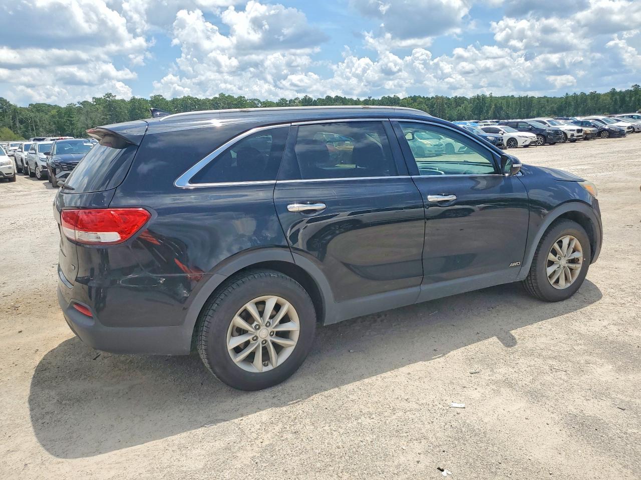 2017 Kia Sorento Lx - Image 3
