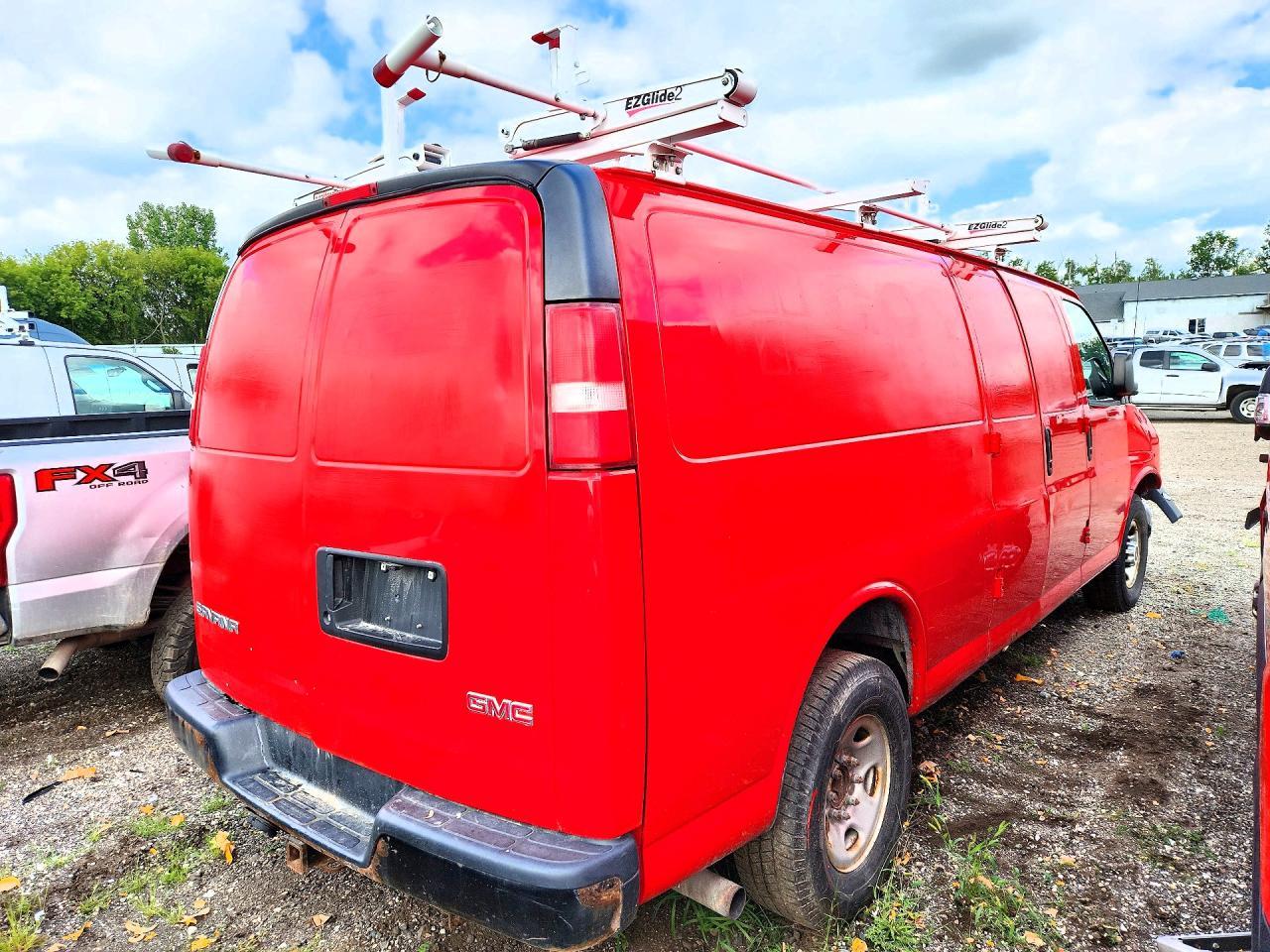 2017 GMC Savana G3500 - Фото 3