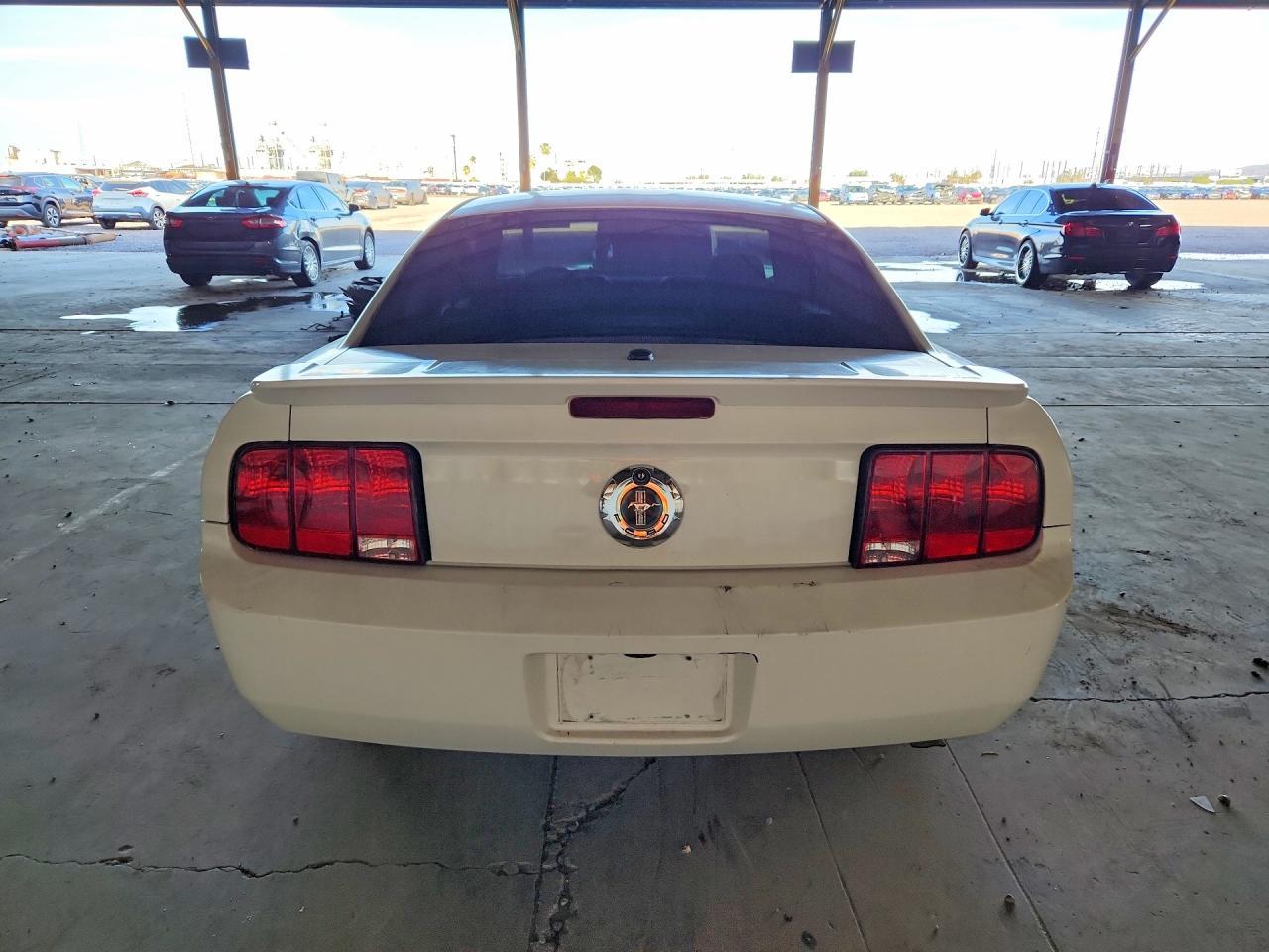 2007 Ford Mustang - Image 6