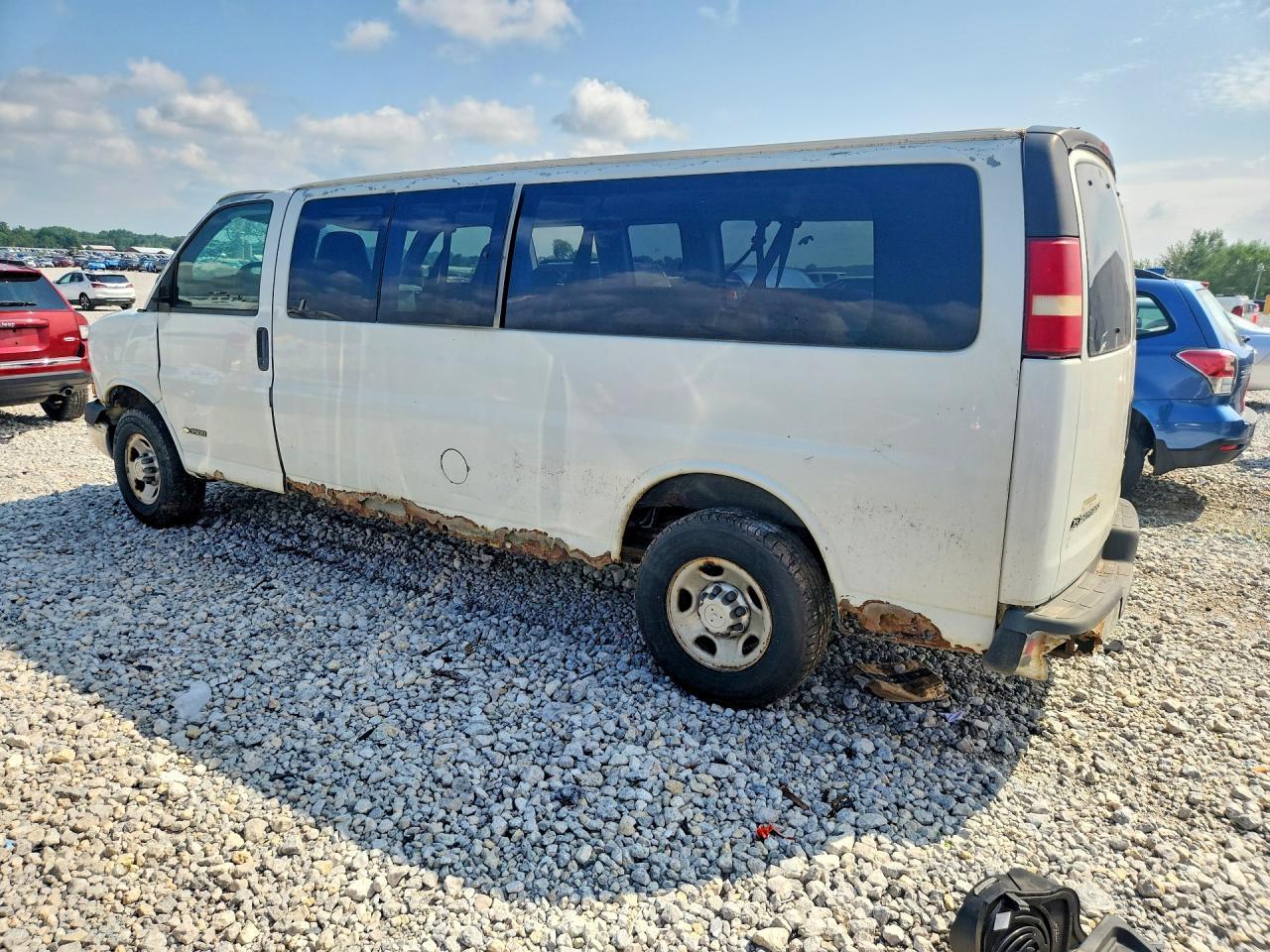 2005 Chevrolet Express G3500 - Image 2